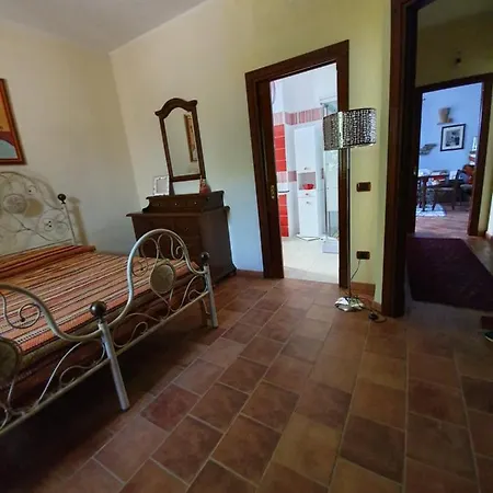 Agrifoglio Con Giardino