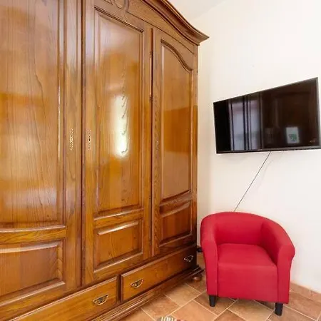 Panzió Agrifoglio Con Giardino 3*