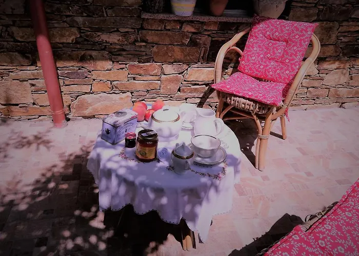 Couette-café Agrifoglio Con Giardino