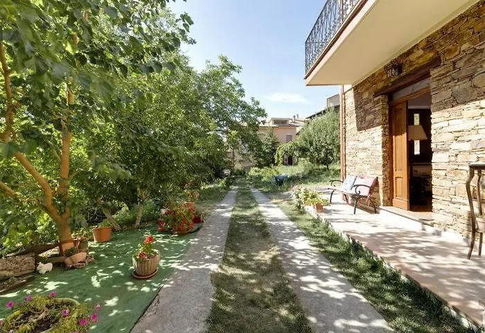 Agrifoglio Con Giardino 3*